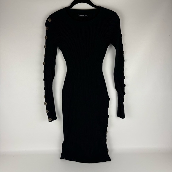 🖤 PattyBoutik Black Ribbed Button-Sleeve Bodycon Dress - Picture 1 of 6